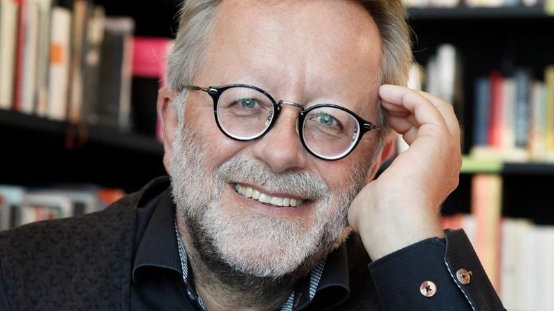 Bubble Brunch Event bei PINK:HILL mit bunten Seifenblasen.